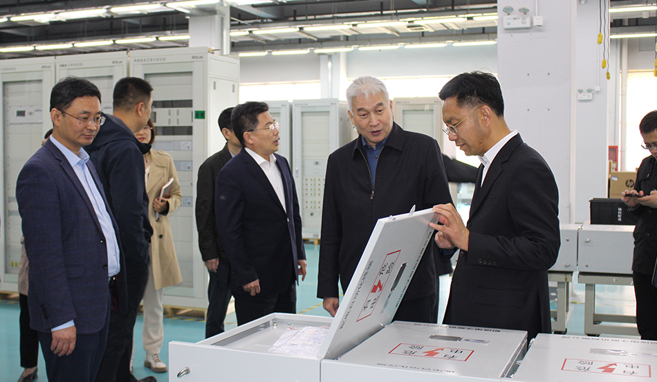 講好民營(yíng)企業(yè)“時(shí)代故事”，市委宣傳部領(lǐng)導(dǎo) 一行走進(jìn)積成電子 (4)